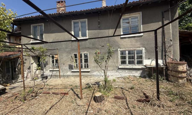 Продава КЪЩА в град Велико Търново, Варуша - 166 кв.м / 90 000 € » 176 024.70 лв., СУПРИММО ОФИСИ В СТРАНАТА
