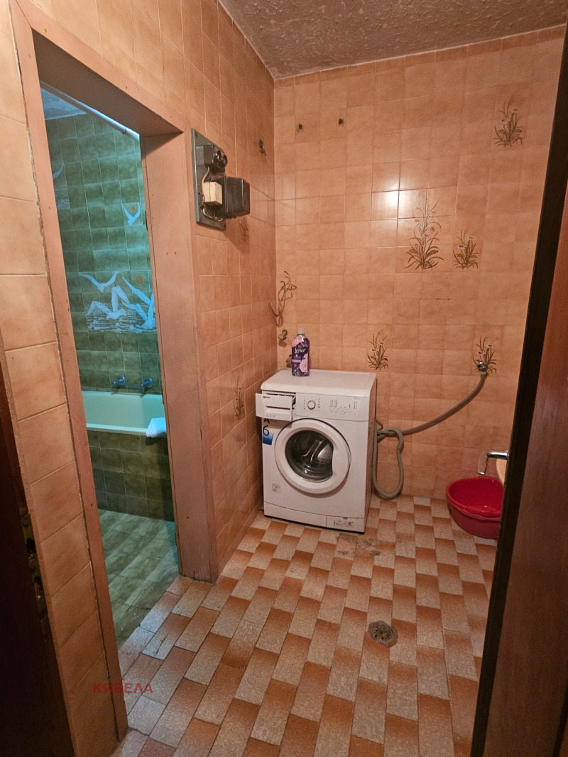 Till salu  2 sovrum Pleven , 9-ti kvartal , 103 kvm | 68672310 - bild [5]