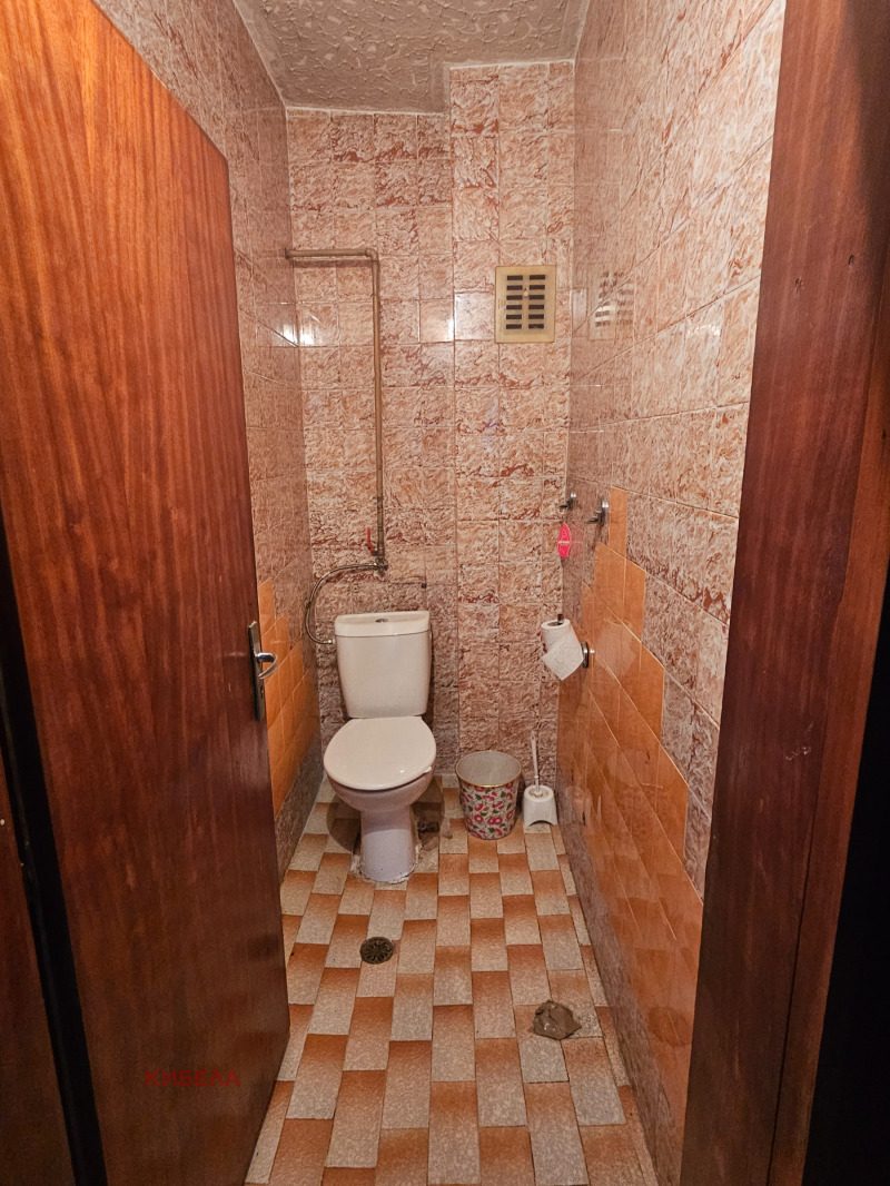 Till salu  2 sovrum Pleven , 9-ti kvartal , 103 kvm | 68672310 - bild [7]