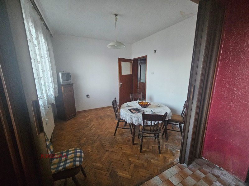Till salu  2 sovrum Pleven , 9-ti kvartal , 103 kvm | 68672310 - bild [12]
