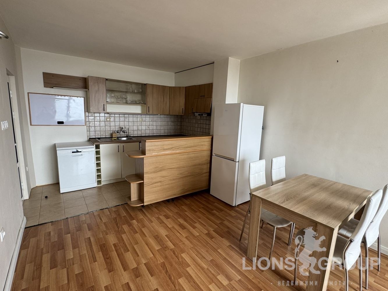 Продава 3-СТАЕН, гр. Варна, Бизнес хотел, снимка 3 - Апартаменти - 54088666