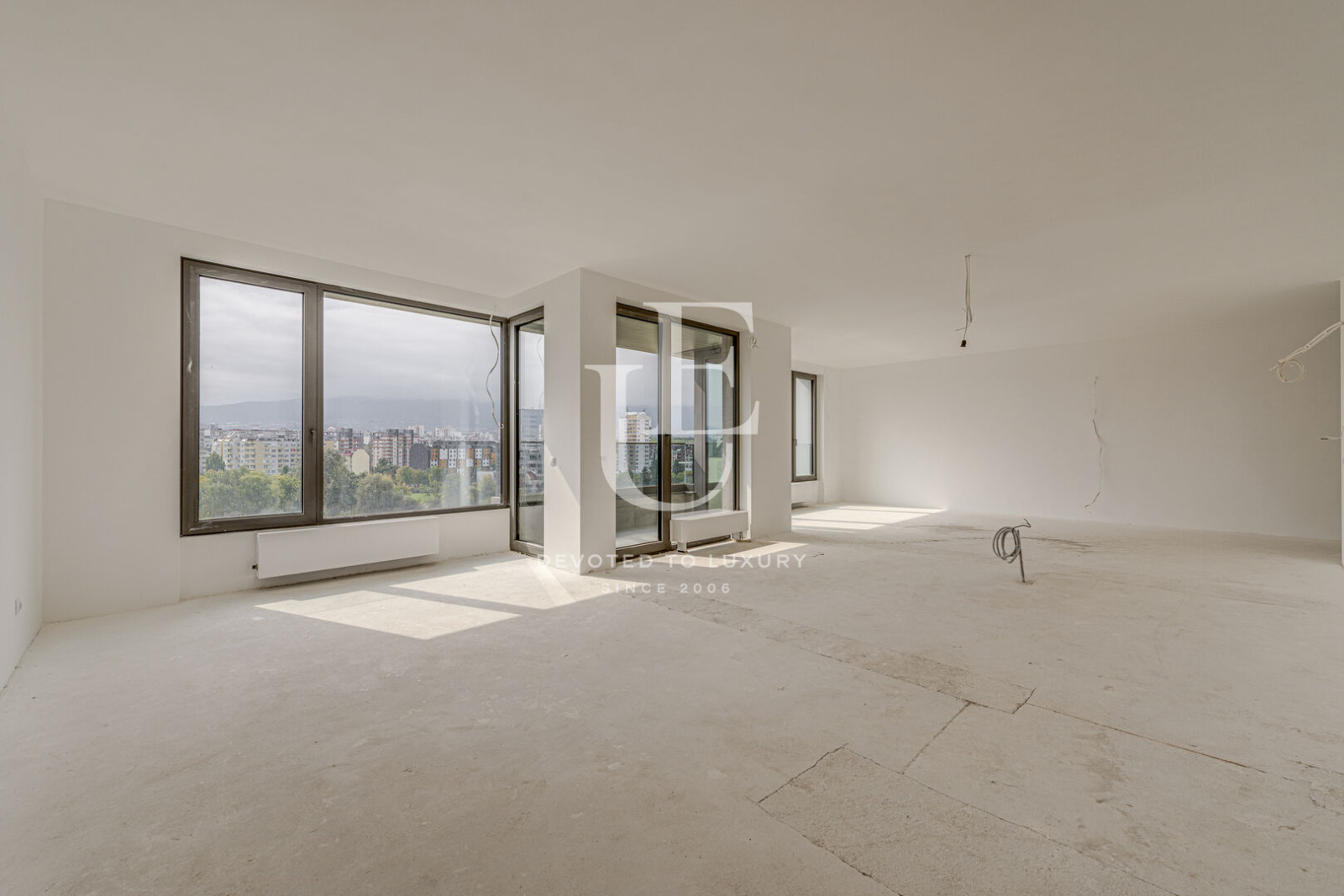 Продава  4-стаен град София , Изгрев , 308 кв.м | 67422471