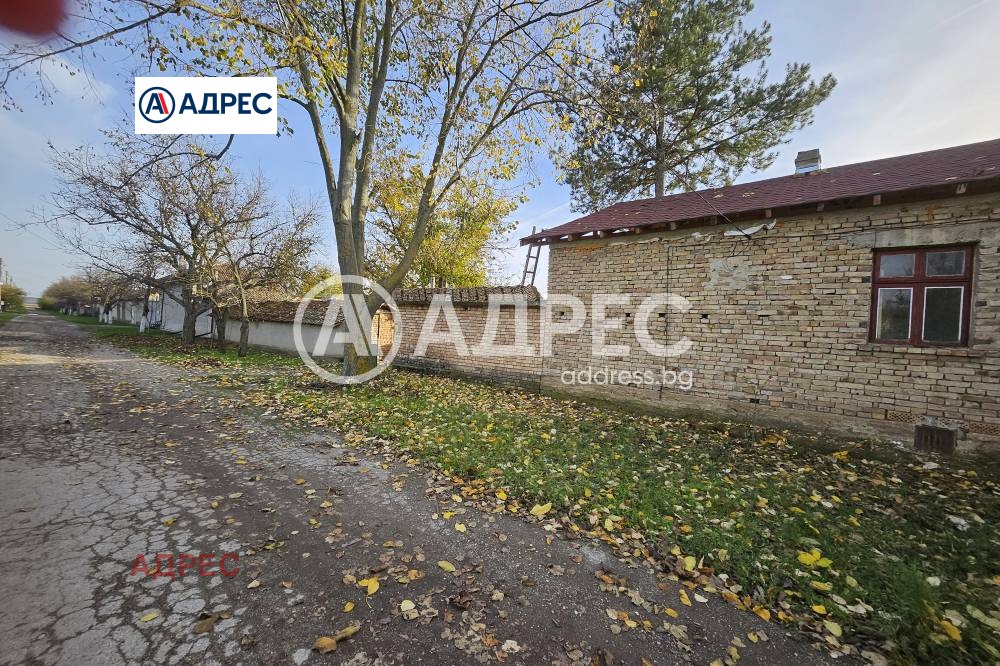 Продава КЪЩА, с. Царевци, област Варна, снимка 2 - Къщи - 54971872