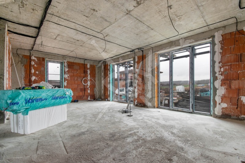 Продава КЪЩА в област София, с. Гурмазово - 264 кв.м / 350 000 € » 684 540.50 лв., ЕКС НВД ООД