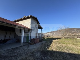 Haus Swalenik, region Russe 15