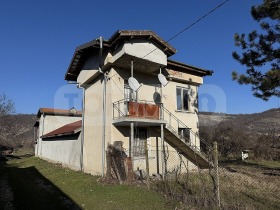 Haus Swalenik, region Russe 4