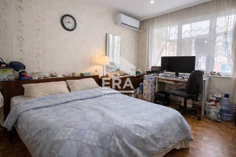 Продава 4-СТАЕН, гр. Велико Търново, Център, снимка 2 - Апартаменти - 53260632