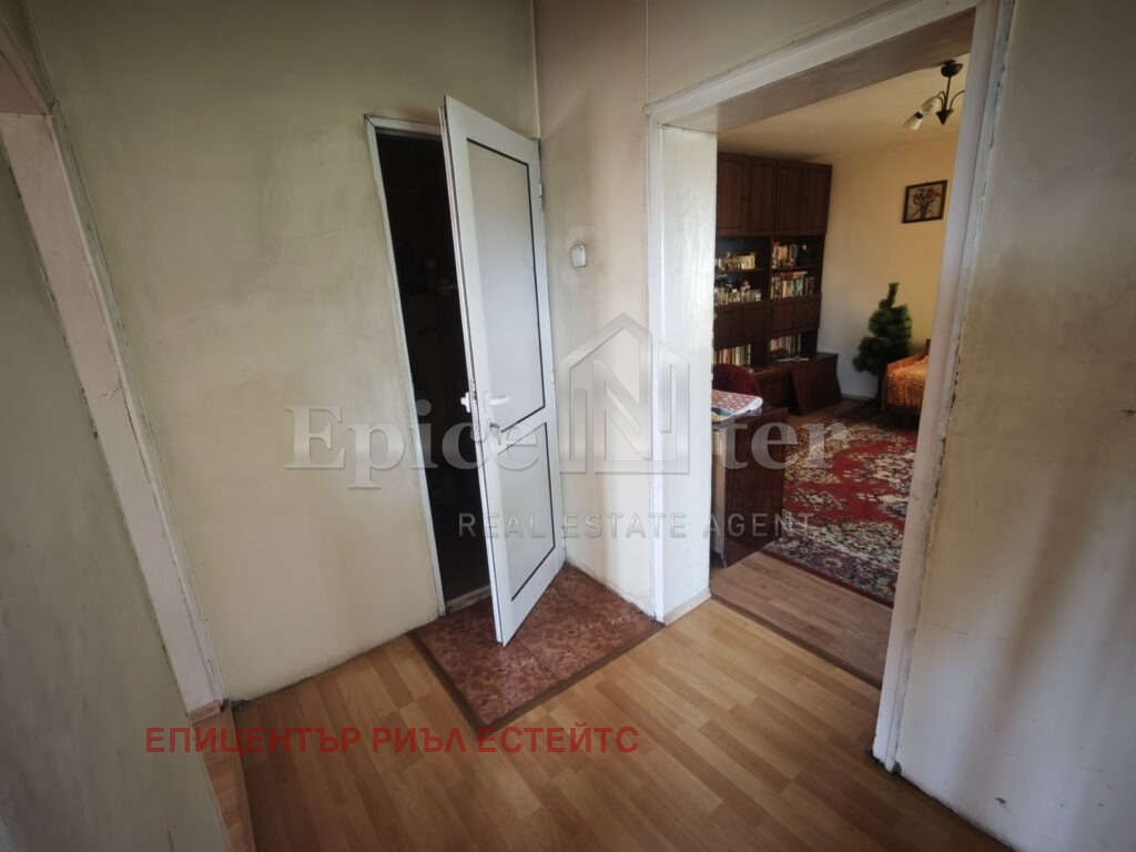 Продава КЪЩА, с. Егълница, област Перник, снимка 6 - Къщи - 55983719