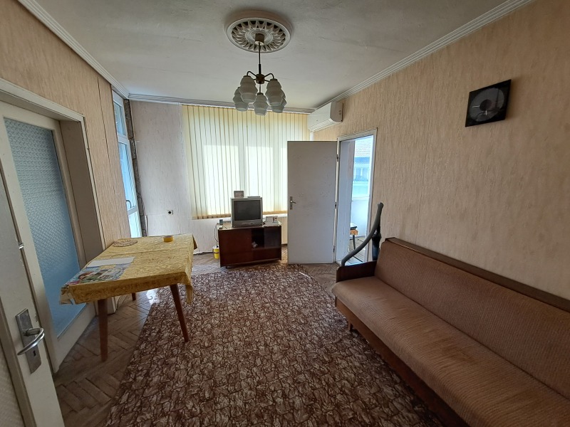 Продава 4-СТАЕН в град Шумен, Военно училище - 96 кв.м / 122 710.05 € » 240 000 лв., ПРЕЦИЗ