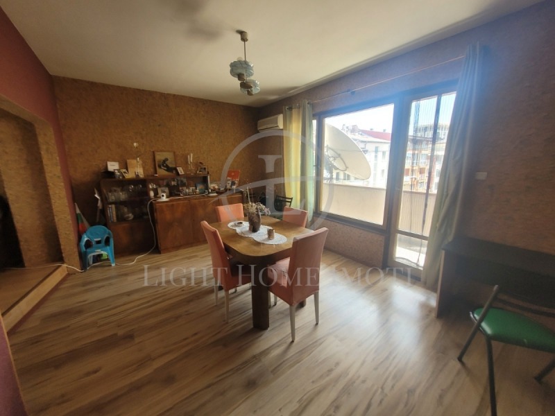 Eladó  2 hálószobás Plovdiv , Kamenica 1 , 94 négyzetméter | 79070042