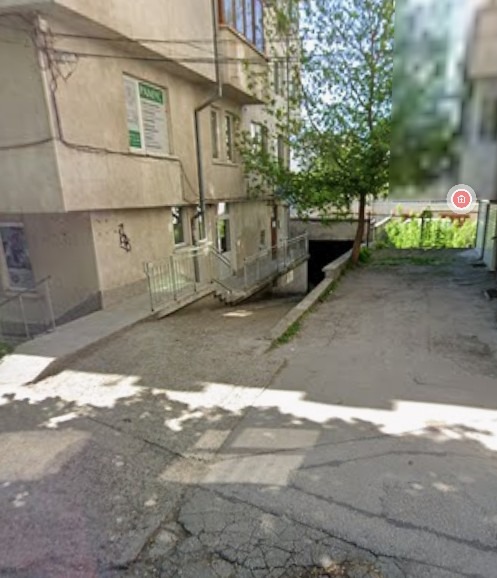 Продава ГАРАЖ, ПАРКОМЯСТО, гр. Плевен, Идеален център