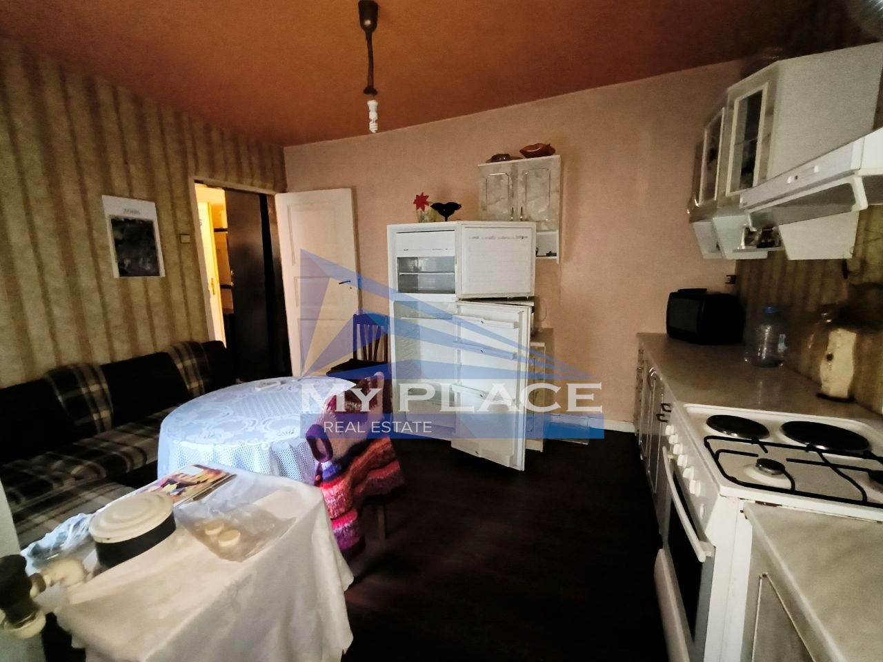 Продава ЕТАЖ ОТ КЪЩА, гр. Шумен, Център, снимка 3 - Етаж от къща - 53993142