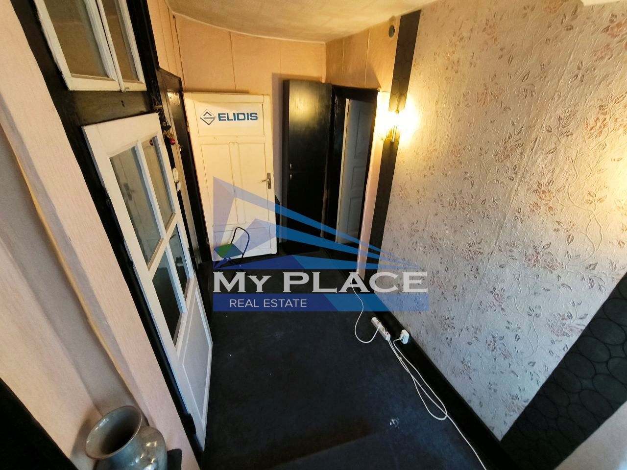 Продава ЕТАЖ ОТ КЪЩА, гр. Шумен, Център, снимка 6 - Етаж от къща - 53993142