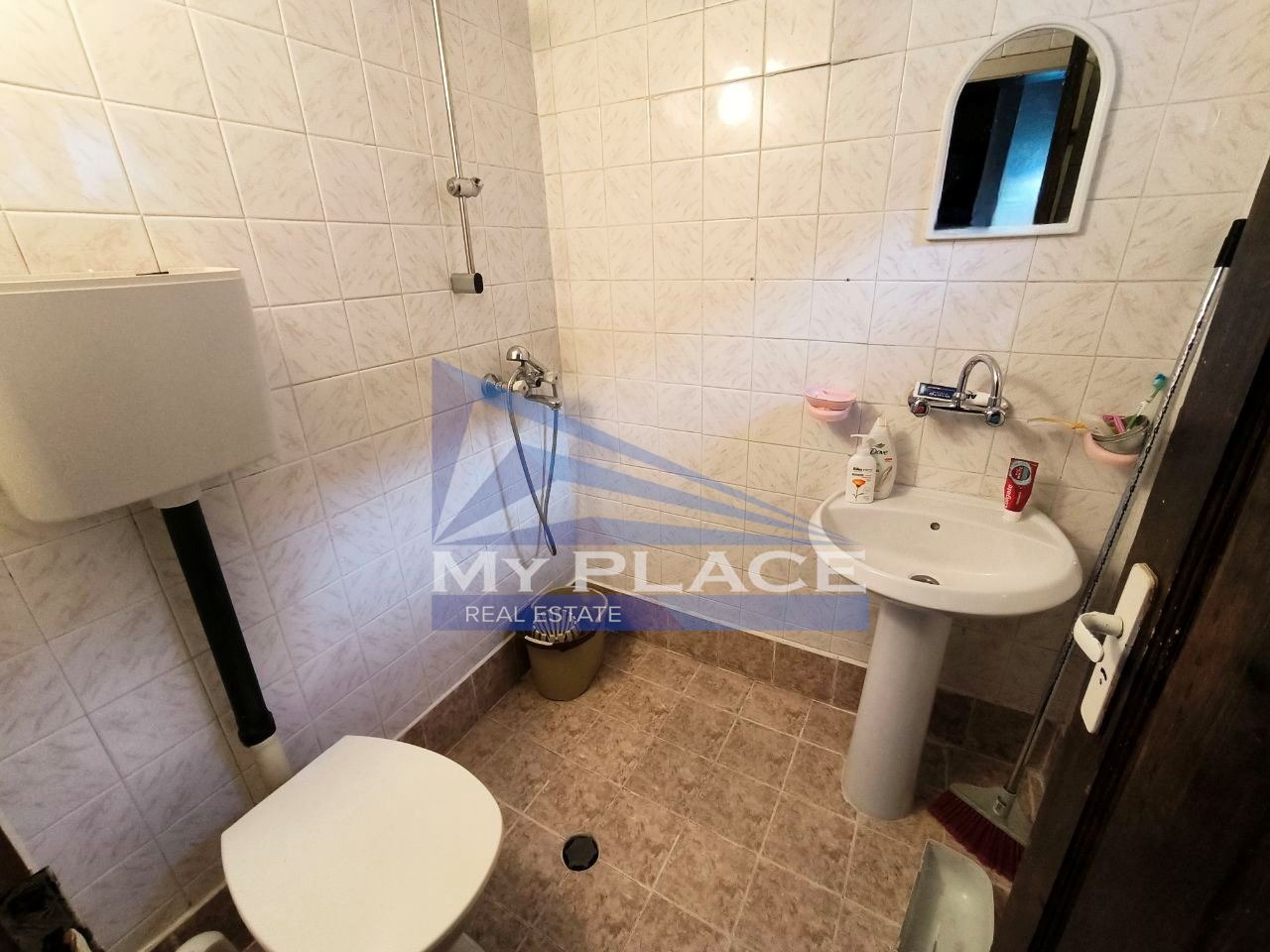 Продава ЕТАЖ ОТ КЪЩА, гр. Шумен, Център, снимка 7 - Етаж от къща - 53993142