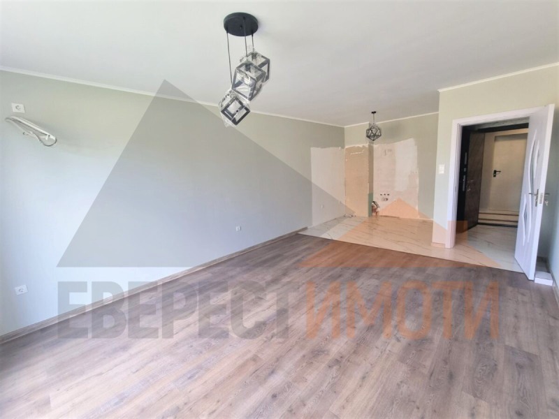 En venta  1 dormitorio Plovdiv , Ostromila , 80 metros cuadrados | 37982150 - imagen [8]