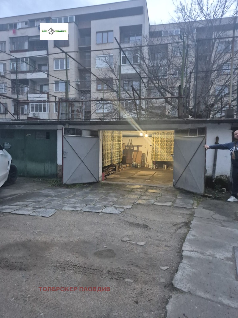 Продава ЕТАЖ ОТ КЪЩА, гр. Пловдив, Мараша, снимка 9 - Етаж от къща - 53091738