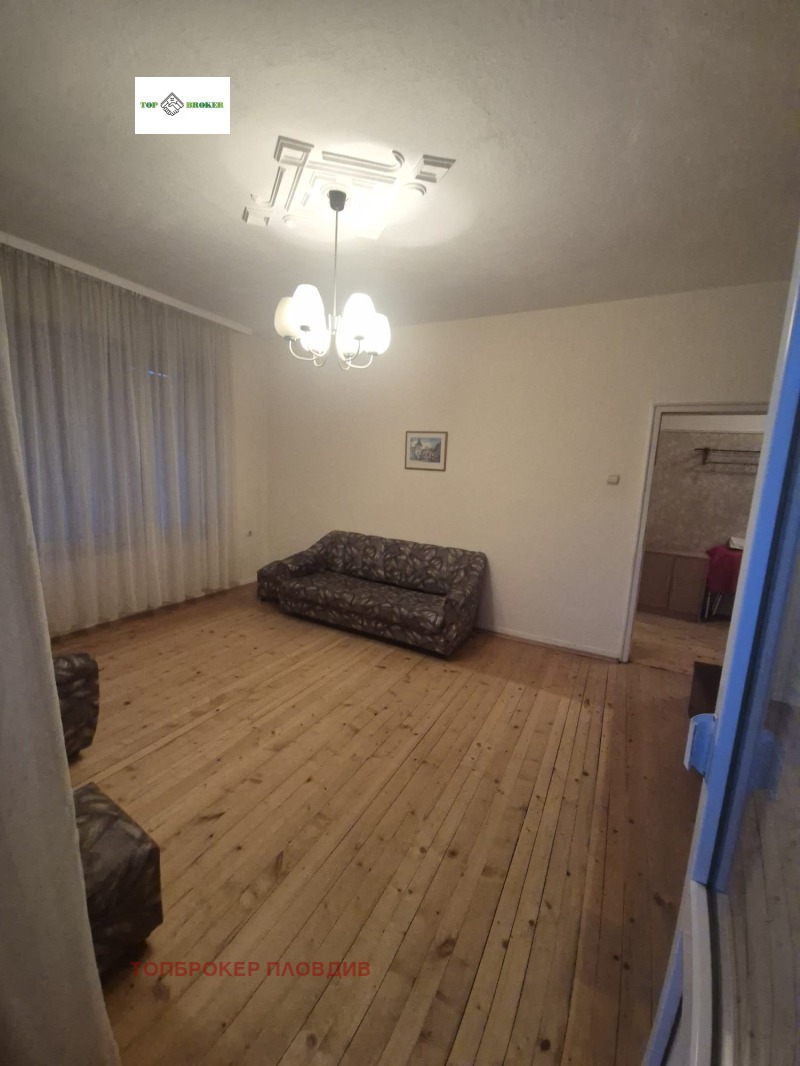 Продава ЕТАЖ ОТ КЪЩА, гр. Пловдив, Мараша, снимка 2 - Етаж от къща - 53091738