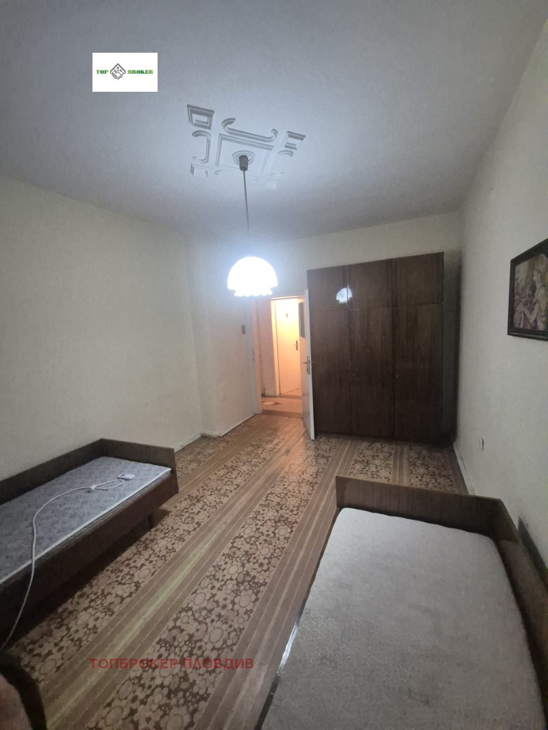 Продава ЕТАЖ ОТ КЪЩА, гр. Пловдив, Мараша, снимка 4 - Етаж от къща - 53091738