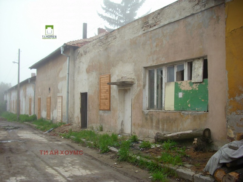 Продава БИЗНЕС ИМОТ, с. Вакарел, област София област