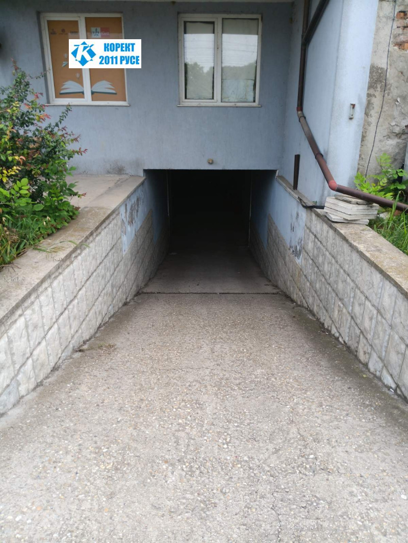 Продава ГАРАЖ в град Русе, Здравец Изток - 17 кв.м / 11 000 € » 21 514.13 лв., КОРЕКТ 2011 РУСЕ ЕООД