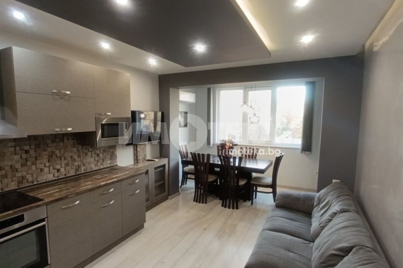 Продава МНОГОСТАЕН, гр. Варна, Младост 1, снимка 2 - Апартаменти - 52572642