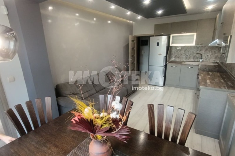 Продава МНОГОСТАЕН, гр. Варна, Младост 1