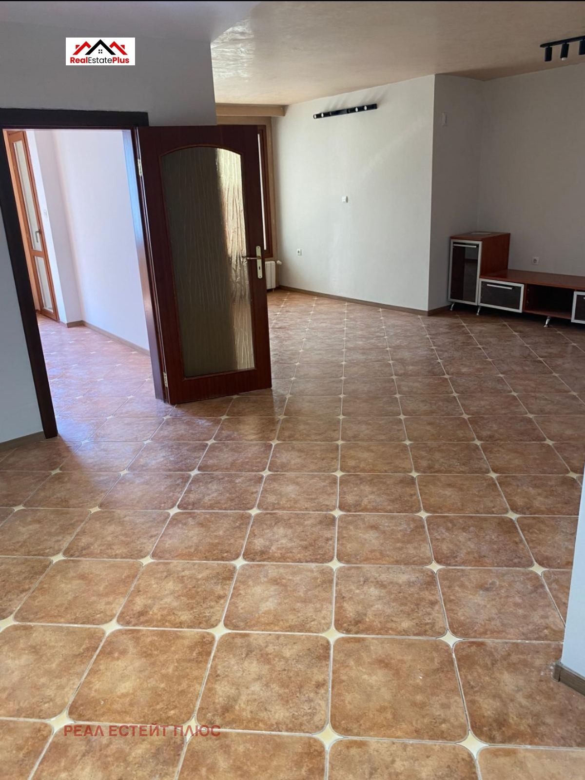 Продава 2-СТАЕН, гр. Плевен, Идеален център, снимка 2 - Апартаменти - 51349456