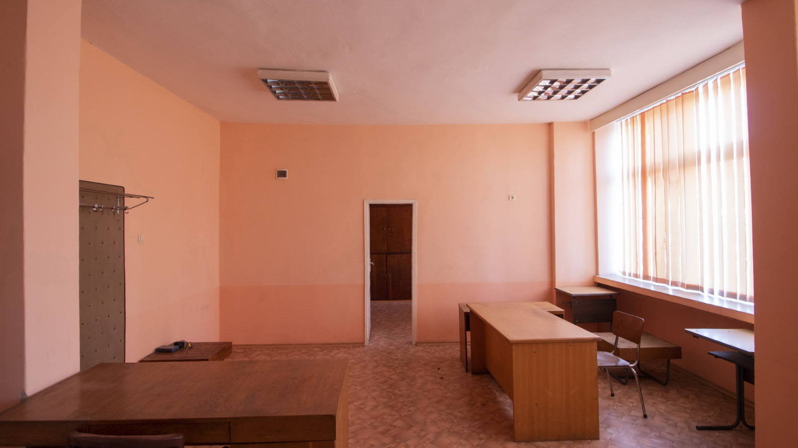 Продава ОФИС, гр. Сливен, Център, снимка 2 - Офиси - 53706825