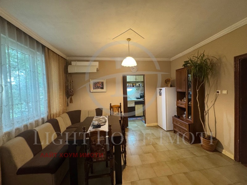 En venta  2 dormitorios Plovdiv , Kyuchuk Parizh , 107 metros cuadrados | 15054961