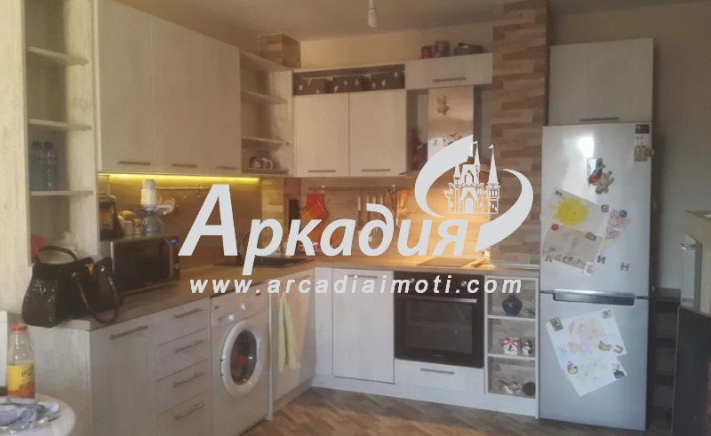 Продава 3-СТАЕН, гр. Пловдив, Въстанически, снимка 2 - Апартаменти - 52400654