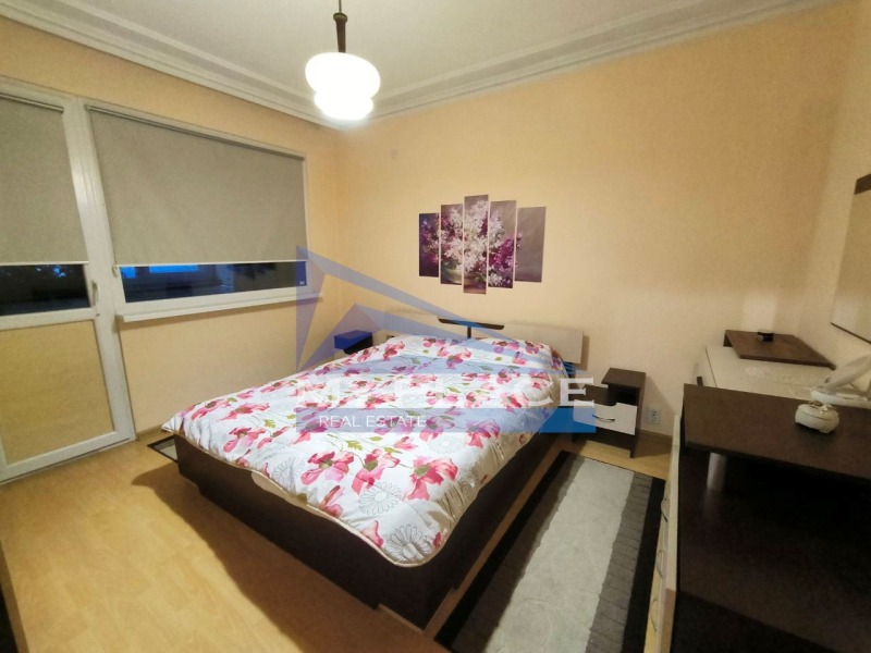 Продава 3-СТАЕН, гр. Шумен, Център, снимка 2 - Апартаменти - 53537677