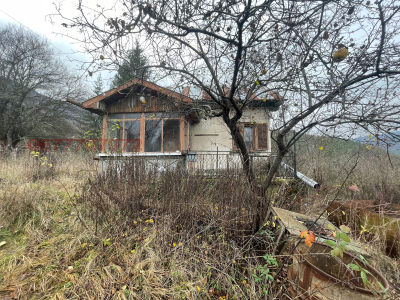 Продава ВИЛА, с. Свидня, област София област