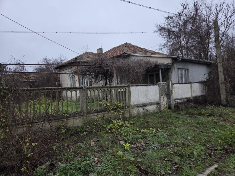 Продава КЪЩА, с. Росеново, област Добрич, снимка 2 - Къщи - 53158501