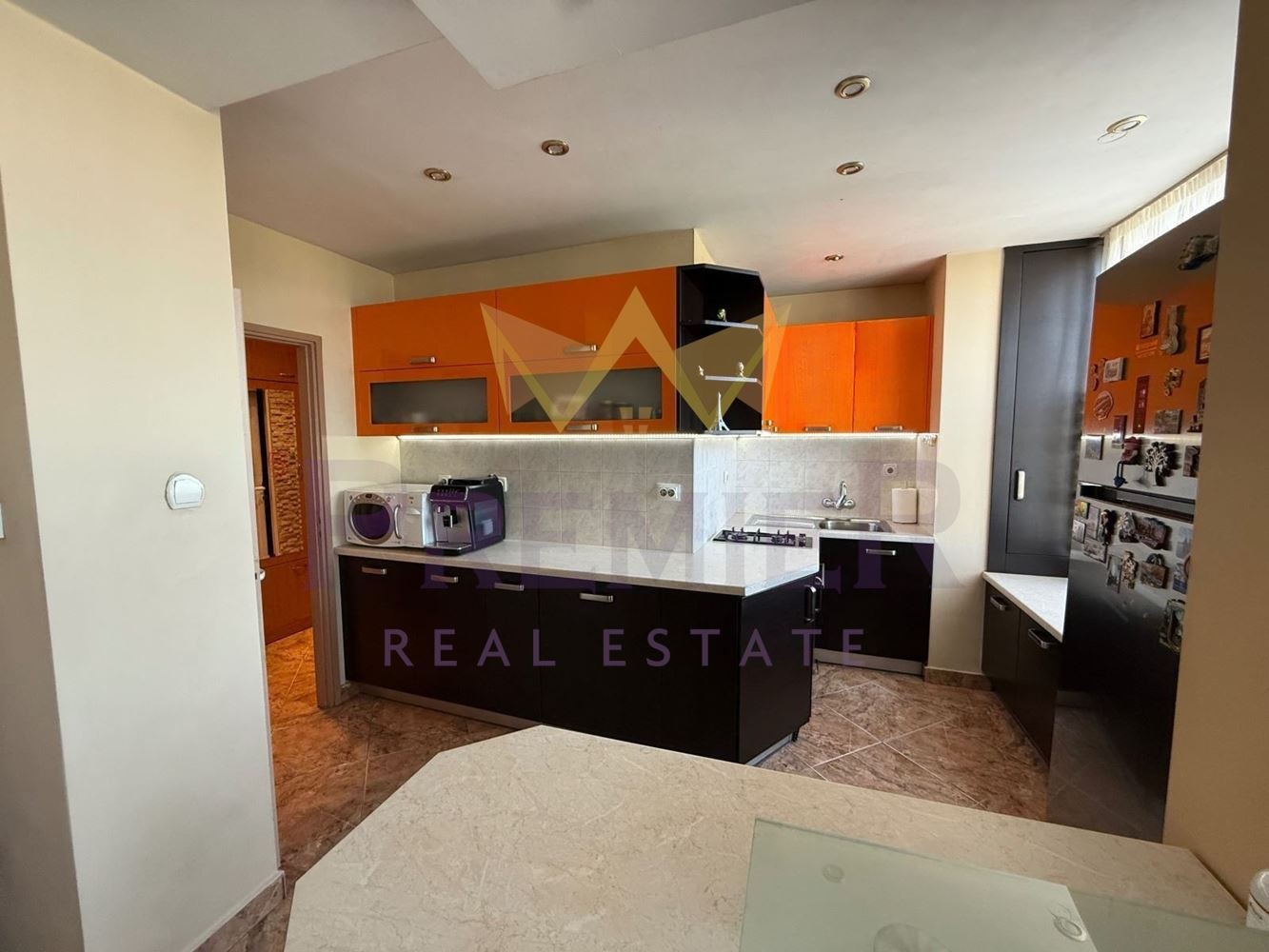 Продава МНОГОСТАЕН, гр. Пловдив, Център