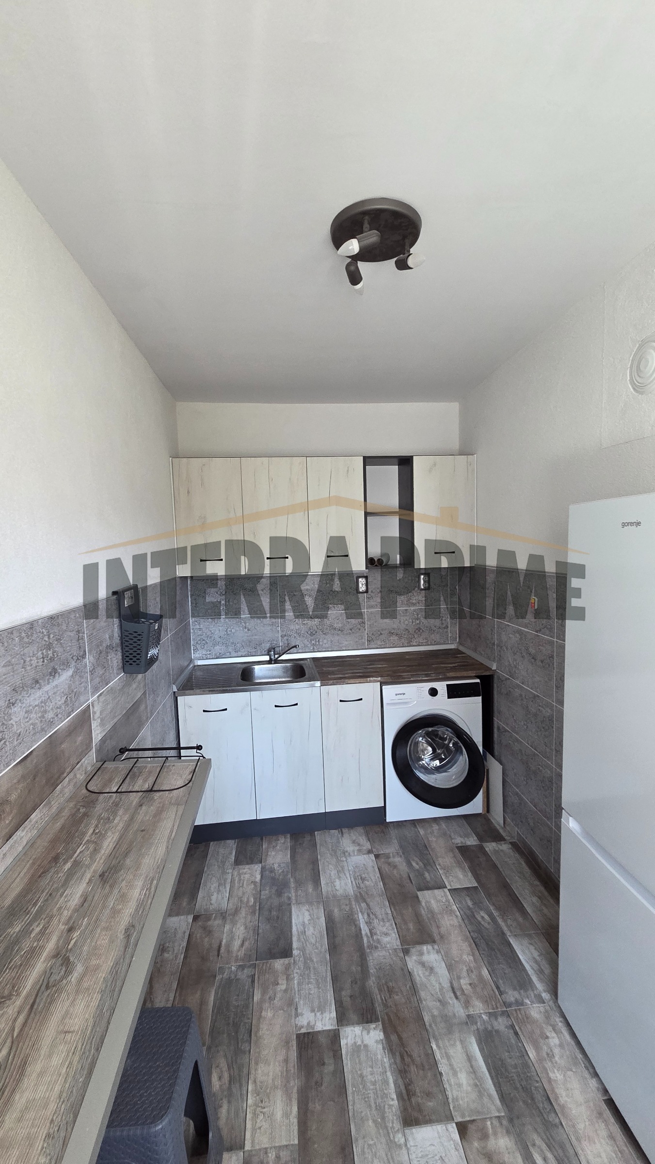 Продава МНОГОСТАЕН, гр. Добрич, Център, снимка 8 - Апартаменти - 56014907