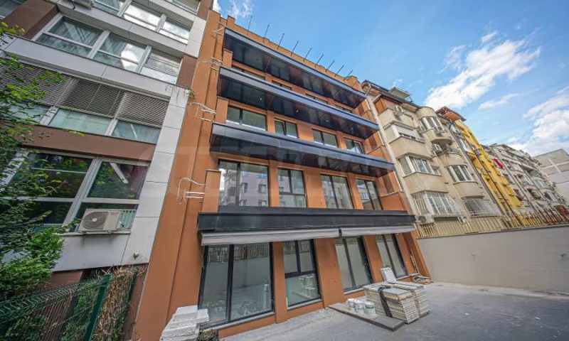 Продава 3-СТАЕН в град София, Оборище - 200 кв.м / 500 000 € » 977 915.00 лв., СУПРИММО - ГЛАВЕН ОФИС