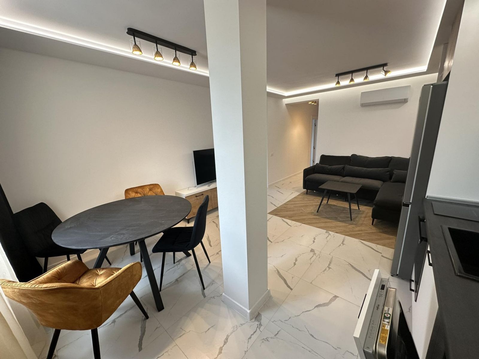 Продава 3-СТАЕН, гр. Пловдив, Младежки Хълм, снимка 2 - Апартаменти - 54060556