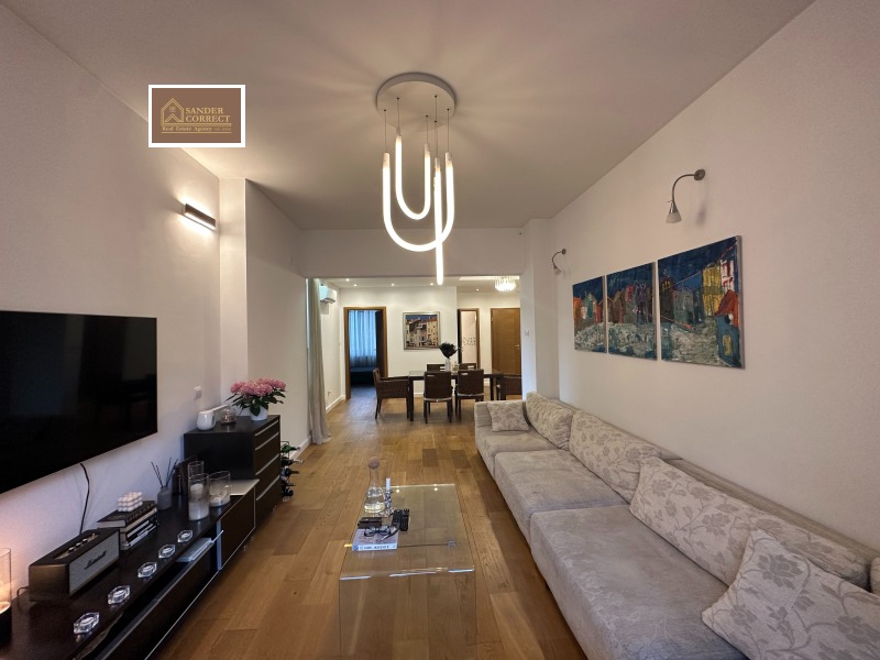 Продава  2-стаен, град София, Център •  370 000 EUR • ID 64669319 — holmes.bg - [1] 