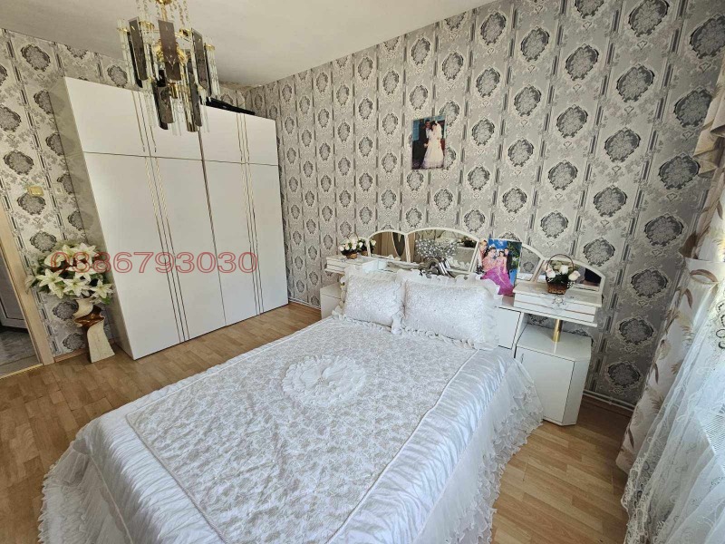 Продава  3-стаен град Габрово , Център , 91 кв.м | 63794763 - изображение [2]