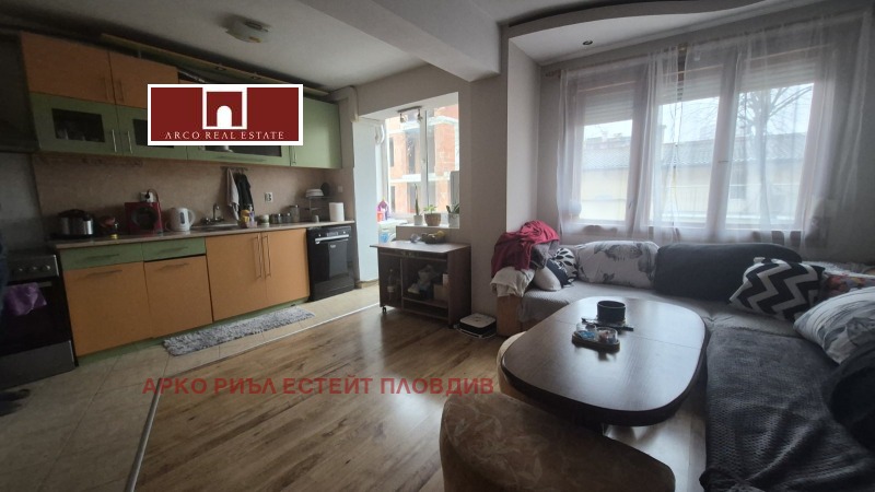 Продава 3-СТАЕН, гр. Пловдив, Съдийски, снимка 2 - Апартаменти - 53520000