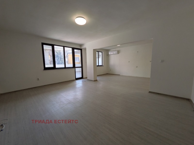 Продава 3-СТАЕН, гр. Бургас, Център, снимка 1 - Апартаменти - 53110545