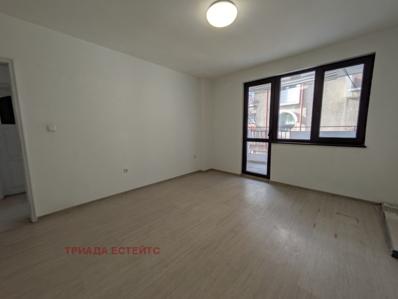 Продава 3-СТАЕН, гр. Бургас, Център, снимка 15 - Апартаменти - 53110545