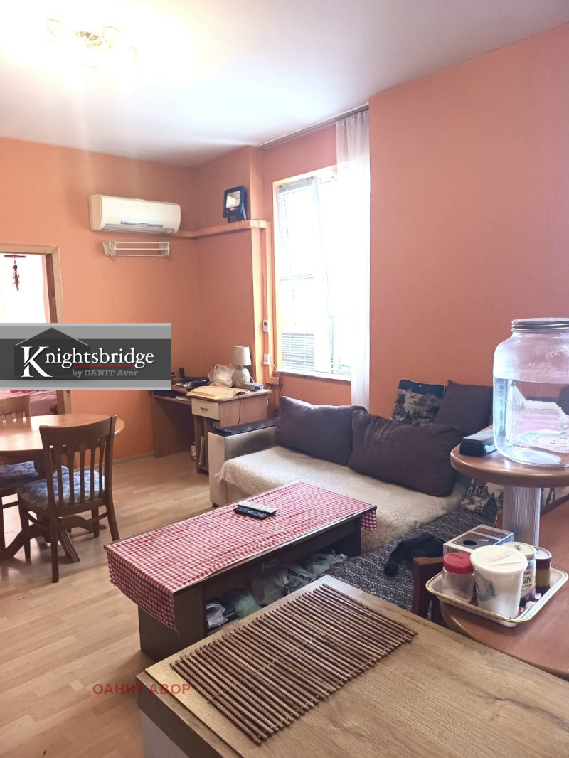 Продава  Етаж от къща град София , Център , 80 кв.м | 39083291 - изображение [2]