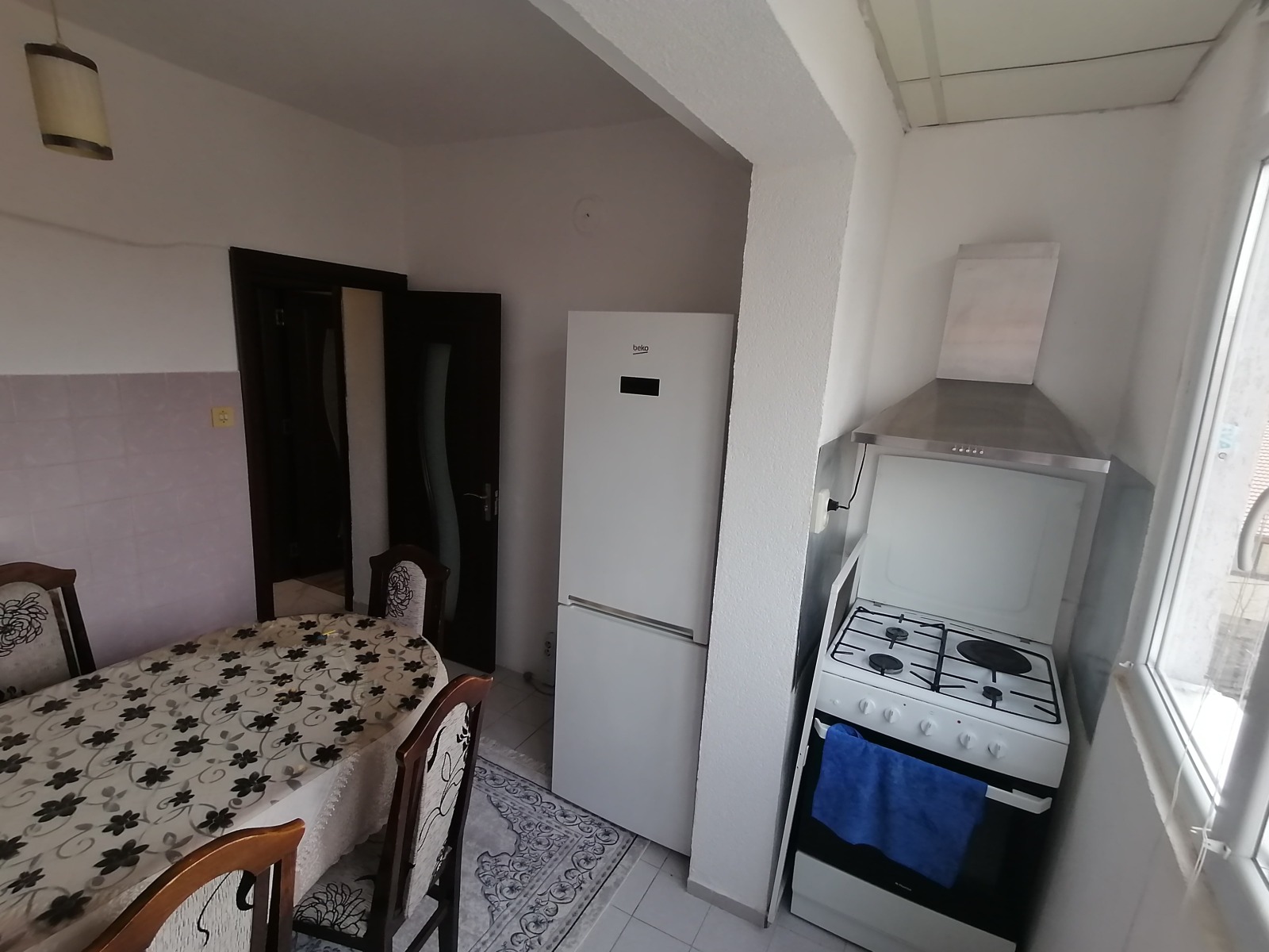 Продава 2-СТАЕН, гр. Шумен, Математическа гимназия, снимка 3 - Апартаменти - 53723857