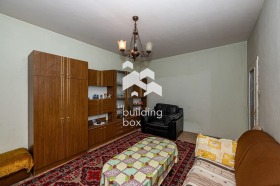 Продава 3-стаен град Пловдив Южен - [1] 