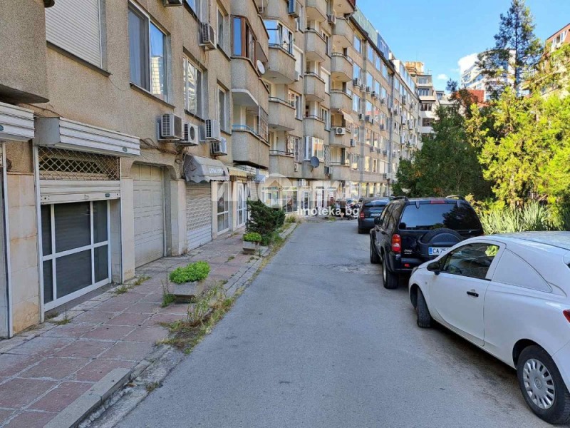 In vendita  Negozio Sofia , Ivan Vazov , 47 mq | 82278975