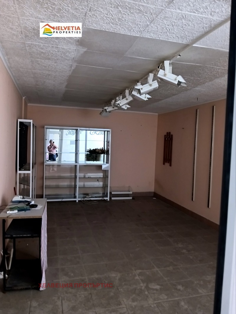 Te koop  Winkel Burgas , Tsentar , 51 m² | 45885569