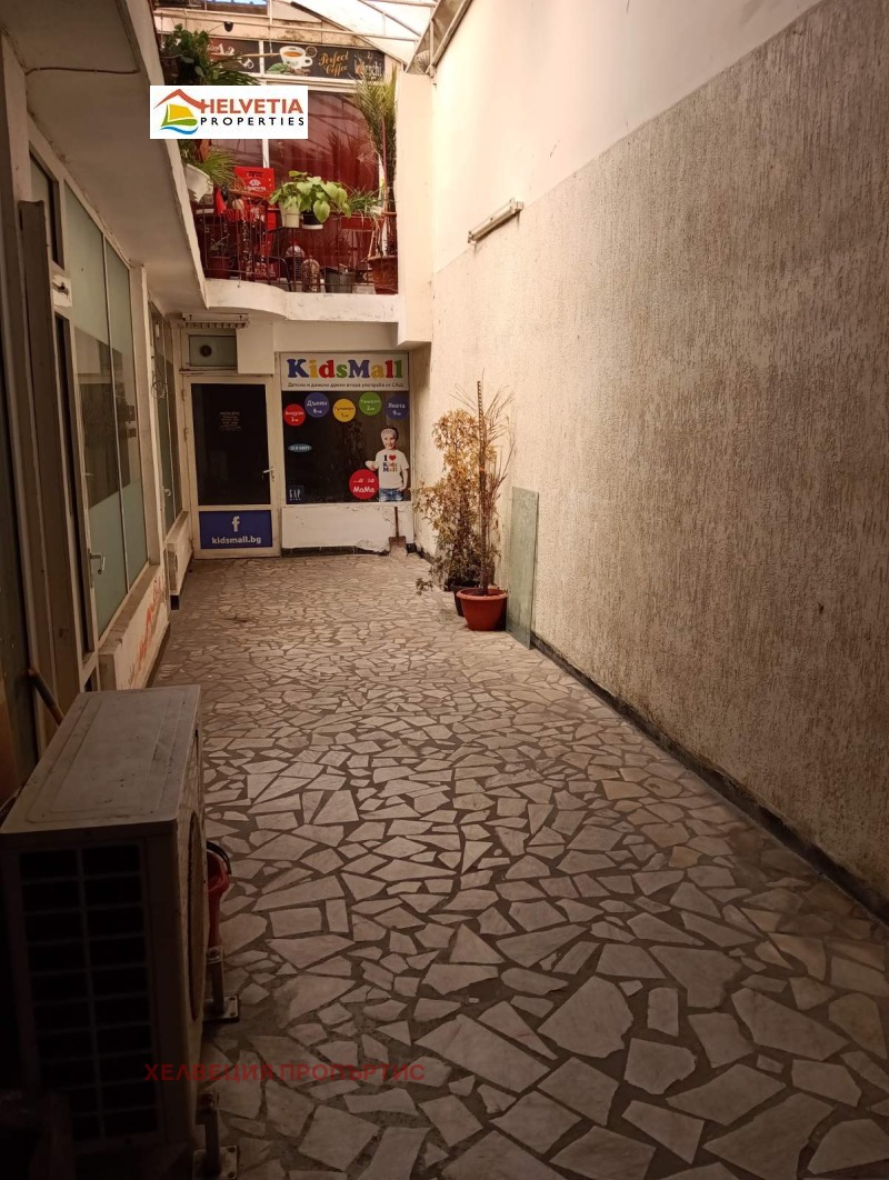 Te koop  Winkel Burgas , Tsentar , 51 m² | 45885569 - afbeelding [2]