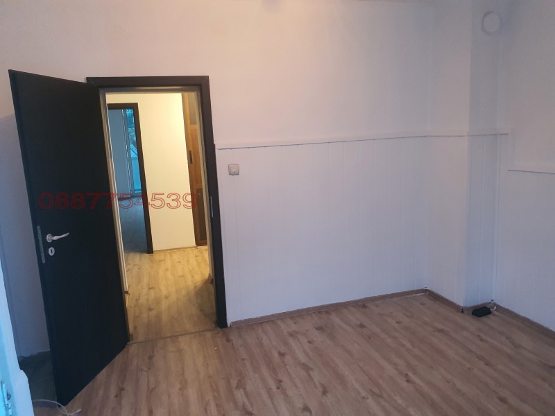 Продава 3-СТАЕН, гр. София, Иван Вазов, снимка 4 - Апартаменти - 52647494