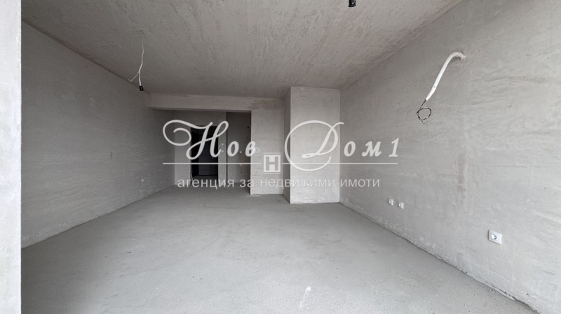 Na prodej  3+ ložnice Plovdiv , Gagarin , 228 m2 | 63413141